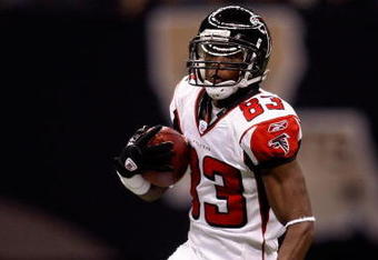 NEW ORLEANS - DECEMBER 07:  Harry Douglas #83 of the Atlanta Falcons runs with the ball against the New Orleans Saints on December 7, 2008 at the Superdome in New Orleans, Louisiana.  (Photo by Chris Graythen/Getty Images)