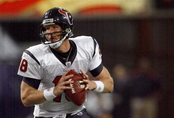 MINNEAPOLIS - NOVEMBER 02:  Sage Rosenfels #18 of the Houston Texans looks to pass in the pocket against the Minnesota Vikings during the game at the Hubert H. Humphrey Metrodome on November 2, 2008 in Minneapolis, Minnesota.  (Photo by Harry How/Getty Images)