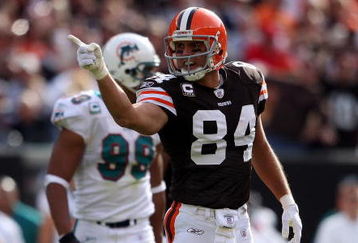CLEVELAND - OCTOBER 14:  Joe Jurevicius #84 of the Cleveland Browns signals for a first down after a reception during the NFL game against the Miami Dolphins at Cleveland Browns Stadium October 14, 2007 in Cleveland, Ohio.  (Photo by Andy Lyons/Getty Images)