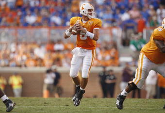 KNOXVILLE, TN - SEPTEMBER 20: Quarterback Jonathan Crompton #8 of the Tennessee Volunteers looks to throw against the Florida Gators at Neyland Stadium on September 20, 2008 in Knoxville, Tennessee.  (Photo by Streeter Lecka/Getty Images)