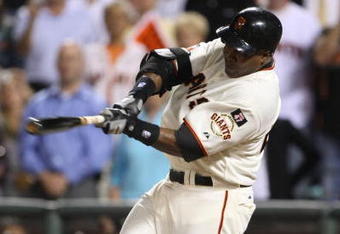 SAN FRANCISCO - SEPTEMBER 26:  Barry Bonds #25 of the San Francisco Giants flies out during his final home at bat as a Giant against the San Diego Padres during a Major League Baseball game on September 26, 2007 at AT&T Park in San Francisco, California.  (Photo by Jed Jacobsohn/Getty Images)
