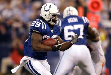 INDIANAPOLIS - DECEMBER 07:  Joseph Addai #29 of the Indianapolis Colts runs the ball against the Cincinnati Bengals at Lucas Oil Stadium on December 7, 2008 in Indianapolis, Indiana.  (Photo by Andy Lyons/Getty Images)