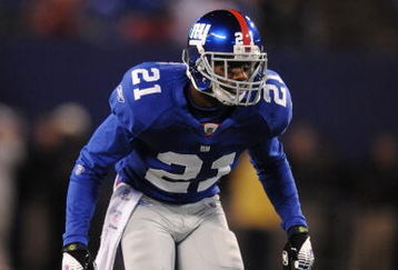 EAST RUTHERFORD, NJ - NOVEMBER 02: Kenny Phillips #21 of the New York Giants in action against the Dallas Cowboys during their game on November 2, 2008 at Giants Stadium in East Rutherford, New Jersey.  (Photo by Al Bello/Getty Images)