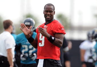 JACKSONVILLE, FL - MAY 1:  Quarterback David Garrard #9 of the Jacksonville Jaguars directs play during a team mini-camp on May 1, 2009 on the practice fields at Jacksonville Municipal Stadium in Jacksonville, Florida.  (Photo by Al Messerschmidt/Getty Images)