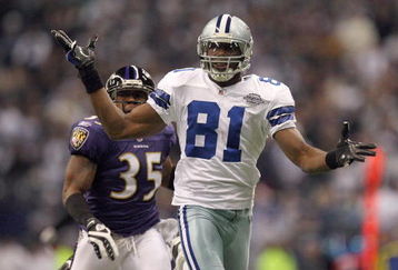 IRVING, TX - DECEMBER 20:  Terrell Owens #81 of the Dallas Cowboys reacts after a play during their NFL game against the Baltimore Ravens at Texas Stadium on December 20, 2008 in Irving, Texas. The Ravens defeated the Cowboys 33-24. (Photo by Ronald Martinez/Getty Images)