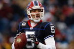 ORCHARD PARK, NY - DECEMBER 28:  Trent Edwards #5 of the Buffalo Bills looks for a receiver during the game against the New England Patriots on December 28, 2008 at Ralph Wilson Stadium in Orchard Park, New York. (Photo by Rick Stewart/Getty Images)