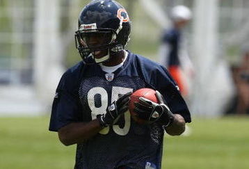 LAKE FOREST, IL - MAY 31: Earl Bennett #85 of the Chicago Bears participates during a mini-camp practice on May 31, 2008 at Halas Hall in Lake Forest, Illinois. (Photo by Jonathan Daniel/Getty Images)