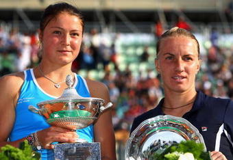 ROME - MAY 09:  Dinara Safina of Russia and Svetlana Kuznetsova of Russia pose with their trophies after Safina won their Singles Final match during day six of the Sony Ericsson WTA Tour Internazionli BNL D'Italia event at Foro Italico on May 9, 2009 in Rome, Italy.  (Photo by Ryan Pierse/Getty Images)