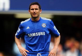 LONDON, ENGLAND - MAY 17:  Frank Lampard of Chelsea looks on during the Barclays Premier League match between Chelsea and Blackburn Rovers at Stamford Bridge on May 17, 2009 in London, England.  (Photo by Bryn Lennon/Getty Images)