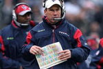 OAKLAND, CA - DECEMBER 21:  Head coach Gary Kubiak of the Houston Texans looks on against the Oakland Raiders during an NFL game on December 21, 2008 at the Oakland-Alameda County Coliseum in Oakland, California.  (Photo by Jed Jacobsohn/Getty Images)