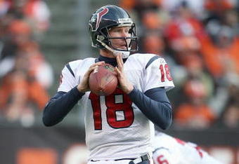 CLEVELAND - NOVEMBER 23:  Quarterback Sage Rosenfels #18 of the Houston Texans looks to pass the ball downfield during the NFL game against the Cleveland Browns at Cleveland Browns Stadium on November 23, 2008 in Cleveland, Ohio.  (Photo by Andy Lyons/Getty Images)