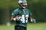 PHILADELPHIA - MAY 1: Fullback Leonard Weaver #43 of the Philadelphia Eagles practices during minicamp at the NovaCare Complex on May 1, 2009 in Philadelphia, Pennsylvania. (Photo by Hunter Martin/Getty Images)
