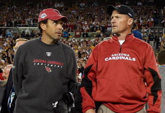 TAMPA, FL - FEBRUARY 01:  Offensive coordinator Todd Haley stands with head coach Ken Whisenhunt of the Arizona Cardinals against the Pittsburgh Steelers during Super Bowl XLIII on February 1, 2009 at Raymond James Stadium in Tampa, Florida.  (Photo by Jamie Squire/Getty Images)