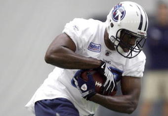 NASHVILLE, TN - MAY 1: Jared Cook #89 of the Tennessee Titans runs with the ball during the Tennessee Titans Minicamp on May 1, 2009 at Baptist Sports Park in Nashville, Tennessee. (Photo by Joe Murphy/Getty Images)