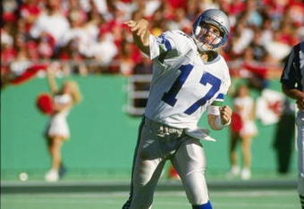 11 Nov 1990: Quarterback Dave Krieg of the Seattle Seahawks passes the ball during a game against the Kansas City Chiefs at Arrowhead Stadium in Kansas City, Missouri. The Seahawks won the game, 17-16.