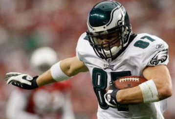 GLENDALE, AZ - JANUARY 18:  Tight end Brent Celek #87 of the Philadelphia Eagles runs after a catch during the NFC championship game against the Arizona Cardinals on January 18, 2009 at University of Phoenix Stadium in Glendale, Arizona.  (Photo by Chris Graythen/Getty Images)