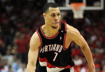 HOUSTON - APRIL 24:  Guard Brandon Roy #7 of the Portland Trail Blazers during play against the Houston Rockets in Game Three of the Western Conference Quarterfinals during the 2009 NBA Playoffs at Toyota Center on April 24, 2009 in Houston, Texas. NOTE TO USER: User expressly acknowledges and agrees that, by downloading and or using this photograph, User is consenting to the terms and conditions of the Getty Images License Agreement.  (Photo by Ronald Martinez/Getty Images)