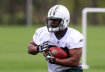 FLORHAM PARK, NJ - MAY 02:  Shonn Greene #23 of the New York Jets practices during minicamp on May 2, 2009 at the Atlantic Health Jets Training Center in Florham Park, New Jersey.  (Photo by Jim McIsaac/Getty Images)
