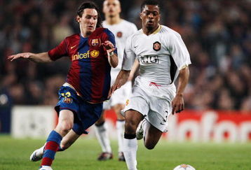 BARCELONA, SPAIN - APRIL 23:  Lionel Messi (L) of Barcelona and Patrice Evra of Manchester United challenge for the ball during the UEFA Champions League Semi-Final, first leg match between Barcelona and Manchester United at the Camp Nou stadium on April 23, 2008 in Barcelona, Spain.  (Photo by Jasper Juinen/Getty Images)