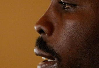 RICHMOND, VA - AUGUST 27:  NFL star Michael Vick speaks at a press conference after appearing in federal court August 27, 2007 in Richmond, Virginia. Vick pleaded guilty in court to federal dogfighting conspiracy charges.  (Photo by Win McNamee/Getty Images)