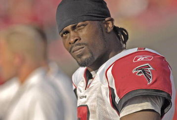 Atlanta Falcons quarterback Michael Vick  on the sidelines  against the Tampa Bay Buccaneers at Raymond James Stadium, Tampa , Florida on December 10, 2006.The Falcons won 17 - 6.  (Photo by Al Messerschmidt/Getty Images)