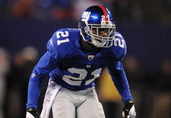 EAST RUTHERFORD, NJ - NOVEMBER 02: Kenny Phillips #21 of the New York Giants in action against the Dallas Cowboys during their game on November 2, 2008 at Giants Stadium in East Rutherford, New Jersey.  (Photo by Al Bello/Getty Images)