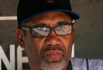 SAN FRANCISCO - MAY 16:  Manager Jerry Manuel #53 of the New York Mets sits in the dugout during their game against the San Francisco Giants at AT&T Park on May 16, 2009 in San Francisco, California.  The Mets won 9-6.  (Photo by Ezra Shaw/Getty Images)