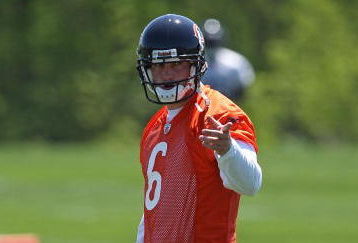 LAKE FOREST, IL - MAY 20: Jay Cutler #6 of the Chicago Bears participates during an organized team activity (OTA) practice on May 20, 2009 at Halas Hall in Lake Forest, Illinois. (Photo by Jonathan Daniel/Getty Images)