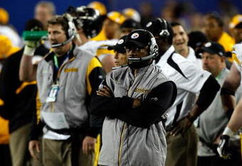 TAMPA, FL - FEBRUARY 01:  Head coach Mike Tomlin of the Pittsburgh Steelers looks on against the Arizona Cardinals during Super Bowl XLIII on February 1, 2009 at Raymond James Stadium in Tampa, Florida.  (Photo by Kevin C. Cox/Getty Images)