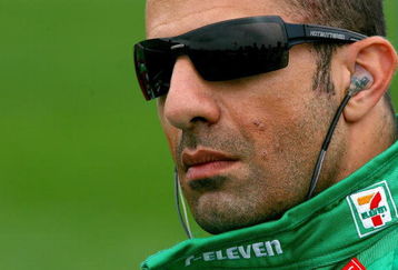 KANSAS CITY, KS - APRIL 25:  Tony Kanaan driver of the #11 Team 7-Eleven Andretti Green Racing Dallara Honda during practice for the IRL IndyCar Series  Road Runner Turbo Indy 300 on April 25, 2009 at the Kansas Speedway in Kanss City, Kansas.  (Photo by Darrell Ingham/Getty Images)