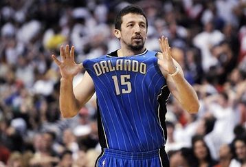 62765_magic_76ers_basketball_feature