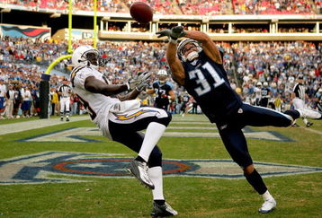 NASHVILLE, TN - DECEMBER 9:  Cortland Finnegan #31 of the Tennessee Titans breaks up a pass to Chris Chambers #89 of the San Diego Chargers at LP Field December 9, 2007 in Nashville, Tennessee.  (Photo by Matthew Stockman/Getty Images)