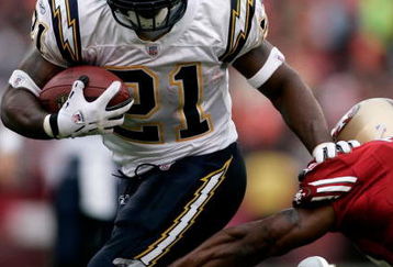 SAN FRANCISCO, CA - OCTOBER 15:  Ladainian Tomlinson #21 of the San Diego Chargers runs with the ball against the San Francisco 49ers at Monster Park October 15, 2006 in San Francisco, California.  (Photo by Jonathan Ferrey/Getty Images)