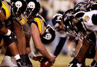 PITTSBURGH - JANUARY 18:  The Pittsburgh Steelers line up for a successful 42-yard field goal attempt by kicker Jeff Reed in the first quarter against the Baltimore Ravens during the AFC Championship game on January 18, 2009 at Heinz Field in Pittsburgh, Pennsylvania.  (Photo by Streeter Lecka/Getty Images)