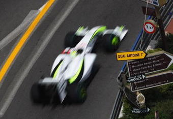 MONTE CARLO, MONACO - MAY 23:  Jenson Button of Great Britain and Brawn GP drives during qualifying for the Monaco Formula One Grand Prix at the Monte Carlo Circuit on May 23, 2009 in Monte Carlo, Monaco.  (Photo by Mark Thompson/Getty Images)