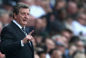 LONDON - MARCH 21:  Fulham manager Roy Hodgson directs his team during the Barclays Premier League match between Fulham and Manchester United at Craven Cottage on March 21, 2009 in London, England.  (Photo by Ryan Pierse/Getty Images)