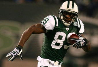 EAST RUTHERFORD, NJ - DECEMBER 28:  Jerricho Cotchery #89 of The New York Jets runs after a catch against The Miami Dolphins chase during their game on December 28, 2008 at Giants Stadium in East Rutherford, New Jersey.  (Photo by Al Bello/Getty Images)