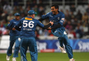 CAPE TOWN, SOUTH AFRICA - APRIL 19:  Scott Styris (L) congratulates Rohit Sharma (R) of the Deccan Chargers after running out Ajit Agarkar of Kolkata during the IPL T20 match between Deccan Chargers and Kolkata Knight Riders on April 19, 2009 in Cape Town, South Africa.  (Photo by Tom Shaw/Getty Images)