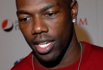 TAMPA, FL - JANUARY 30:  Dallas Cowboys Wide Receiver Terrell Owens arrives for the Maxim Magazine Super Bowl XLIII party at The Ritz Ybor on January 30, 2009 in Tampa, Florida.  (Photo by Tim Boyles/Getty Images)