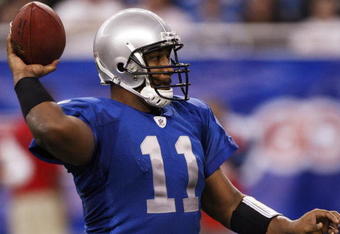DETROIT , MI - NOVEMBER 27:  Daunte Culpepper #11 of the Detroit Lions throws a second quarter touchdown pass while playing the Tennessee Titans on November 27, 2008 at Ford Field in Detroit, Michigan.  (Photo by Gregory Shamus/Getty Images)