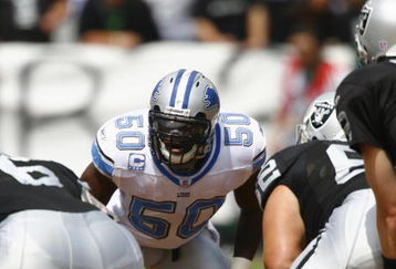 OAKLAND, CA - SEPTEMBER 9:  Linebacker Ernie Sims #51 of the Detroit Lions looks over the Oakland Raiders offense in their game at McAfee Coliseum on September 9, 2007 in Oakland, California.  The Lions defeated the Raiders 36-21 (Photo by Kevin Terrell/Getty Images)