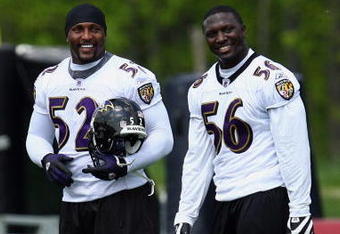 OWINGS MILLS, MARYLAND - MAY 8: Linebackers Ray Lewis #52 and Tavares Gooden #56 of the Baltimore Ravens seen during minicamp at the practice facility on May 8, 2009 in Owings Mills, Maryland. (Photo by Ned Dishman/Getty Images)