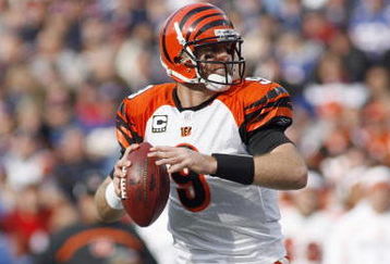 ORCHARD PARK, NY - NOVEMBER 04: Carson Palmer #9 of the Cincinnati Bengals looks to pass the ball during the game against the Buffalo Bills on November 4, 2007 at Ralph Wilson Stadium in Orchard Park, New York. Buffalo won 33-21. (Photo by Rick Stewart/Getty Images) 