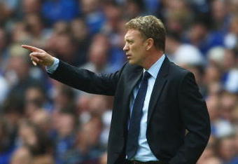 LONDON, ENGLAND - APRIL 19:  David Moyes manager of Everton gestures during the FA Cup sponsored by E.ON Semi Final match between Everton and Manchester United at Wembley Stadium on April 19, 2009 in London, England.  (Photo by Jamie McDonald/Getty Images)
