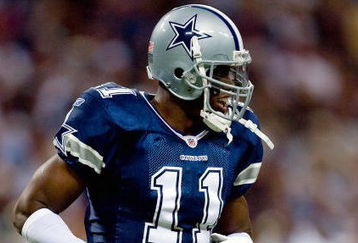 ST. LOUIS - OCTOBER 19:  Roy E. Williams #11 of the Dallas Cowboys jogs on the field during the NFL game against the St. Louis Rams at Edward Jones Dome on October 19, 2008 in St. Louis, Missouri.  The Rams defeated the Cowboys 34-14.  (Photo by Dilip Vishwanat/Getty Images)