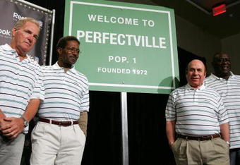 PHOENIX - FEBRUARY 01:  Former Miami Dolphins (L-R) Jim Kiick, Eugene 'Mercury' Morris, Garo Yepremian, and Larry Little answer questions attend a press conference anouncing Reebok's new television campaign -dubbed 'Perfectville'- featuring members of the only undeated team in NFL history- the 1972 Miami Dolphins on February 1, 2008 at the Phoenix Convention Center in Phoenix, Arizona  (Photo by Jim McIsaac/Getty Images for Reebok)