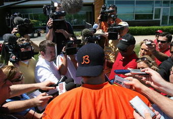 LAKE FOREST, IL - MAY 20: Jay Cutler #6 of the Chicago Bears meets with members of the media following an organized team activity (OTA) practice on May 20, 2009 at Halas Hall in Lake Forest, Illinois.  (Photo by Jonathan Daniel/Getty Images)
