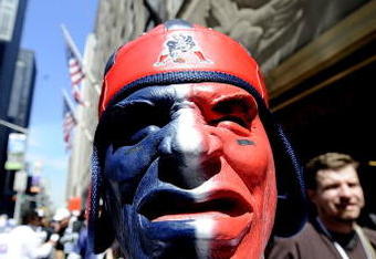 NEW YORK - APRIL 25:  New England Patriots fan Brian Slattery waits for admission to Radio City Music Hall for the 2009 NFL Draft on April 25, 2009 in New York City.  (Photo by Jeff Zelevansky/Getty Images)