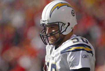 KANSAS CITY - DECEMBER 2:  David Binn #50 of the San Diego Chargers looks on during the NFL game against the Kansas City Cheifs at Arrowhead Stadium on December 2, 2007 in Kansas City, Missouri. (Photo by Jamie Squire/Getty Images)