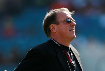 JACKSONVILLE, FL - DECEMBER 1:  Former ACC player and NFL Hall-of-Famer Jim Kelly stands while being honored before the Virginia Tech Hokies took on the Boston College Eagles in the ACC Championship Game at Jacksonville Municipal Stadium December 1, 2007 in Jacksonville, Florida. Virginia Tech defeated Boston College 30-16.  (Photo by Doug Benc/Getty Images)